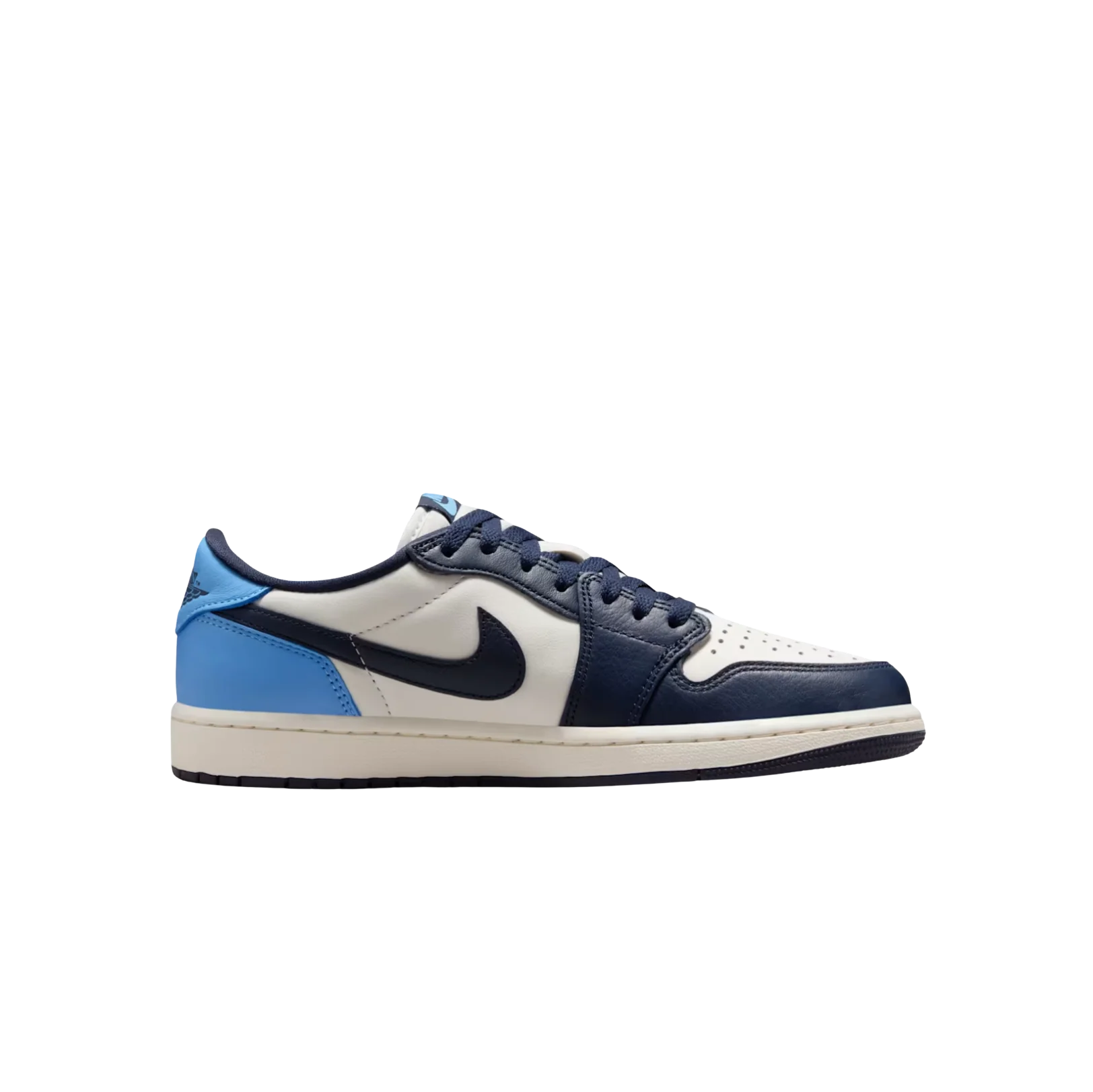 Jordan 1 Low OG Obsidian – vue latérale des baskets rétro en cuir bleu marine et bleu clair avec Swoosh Nike, semelle crème et silhouette basse.