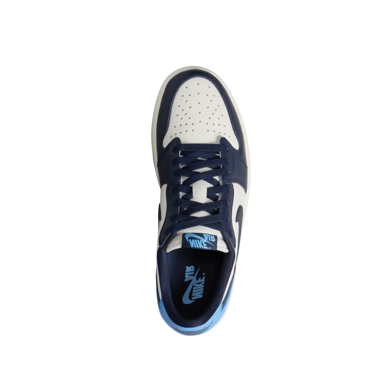 ordan 1 Low OG Obsidian – vue du dessus des sneakers rétro en cuir blanc et bleu, avant perforé, lacets navy et logo Nike Air sur la languette